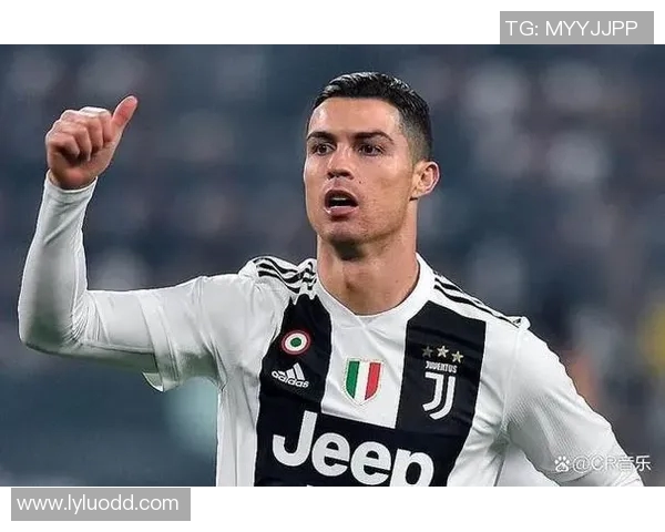 痞帅足球球星的魅力与个性解析：从场上风采到场下生活